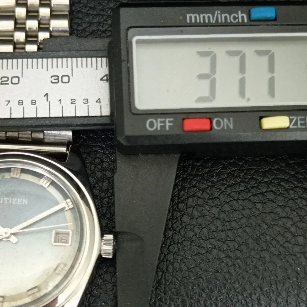 Vintage 1976 Citizen Manual Mens Silver Watch W/daydate & Blue accents